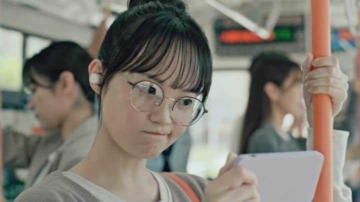 佐藤玲のインスタグラム：「『#みずほ銀行』の #新NISA をみずほの人に相談する相談者役で出演しております。榮倉さん扮する"みずほの人"がとっても親身にお話を聞いて下さっています！ #みずほ銀行 #NISA #榮倉奈々 さん #佐藤玲」