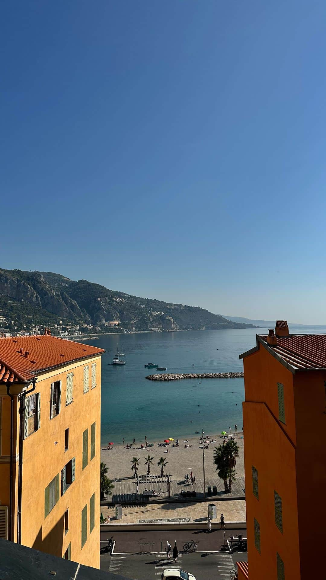 王君萍のインスタグラム：「🍋🍋🍋  Happy day🤩 📍芒通 Menton」