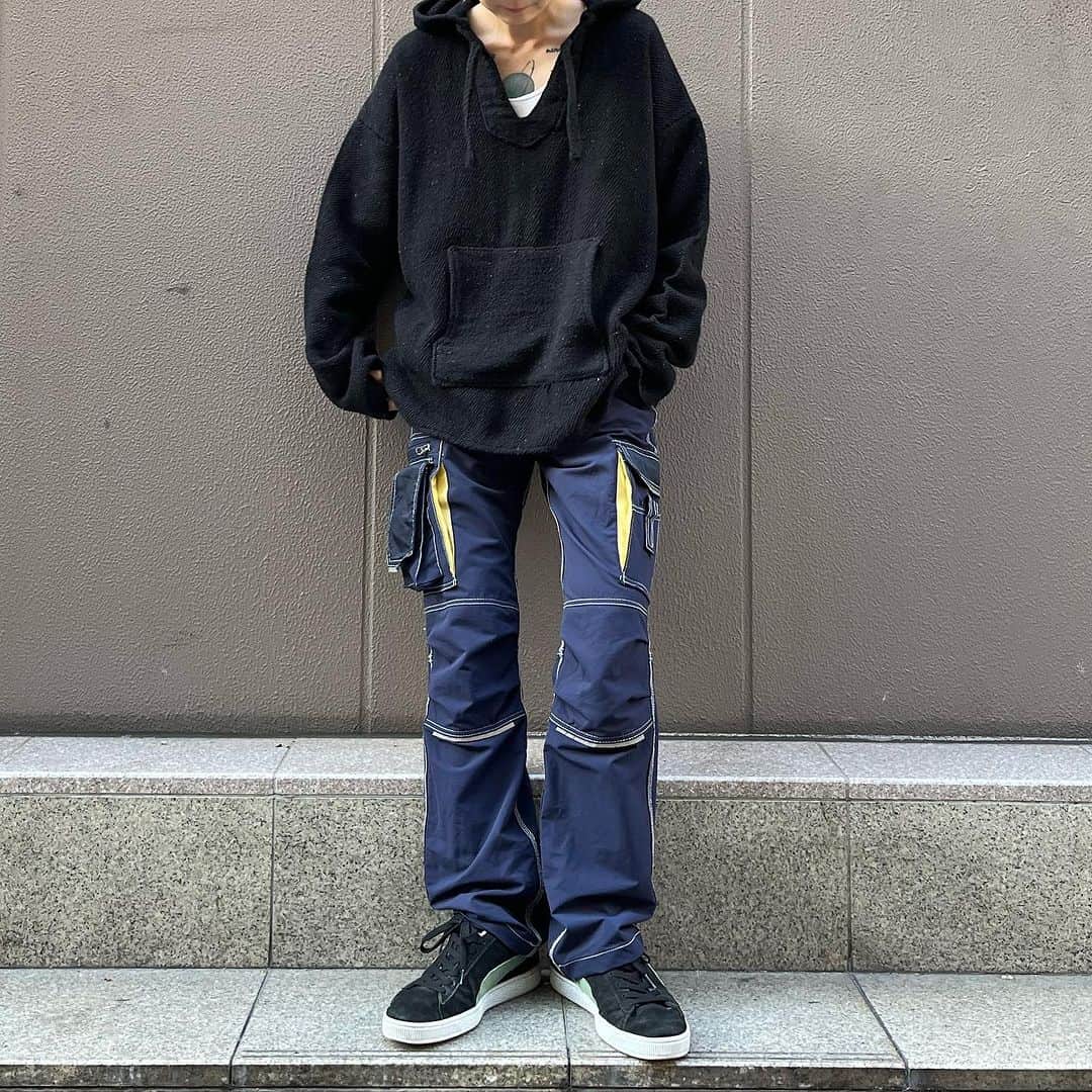 ジャムルのインスタグラム：「Mexican PARKA BLACK! ¥6200+tax(6820) . gimmick Work pants w/reflector ¥7200+tax(7920) .  WEB SHOPに入荷しております。 是非ご覧ください。 jammru.com  #お問い合わせはお電話で承ります #jammru #大阪古着屋#心斎橋古着屋#usedmix#mexicanparka #osaka  #fashion  #streetstyle  #streetfashion  #vtg  #vintage  #used  #usedclothing  #古着 #古着屋 #ファッション #70s #80s #90s」