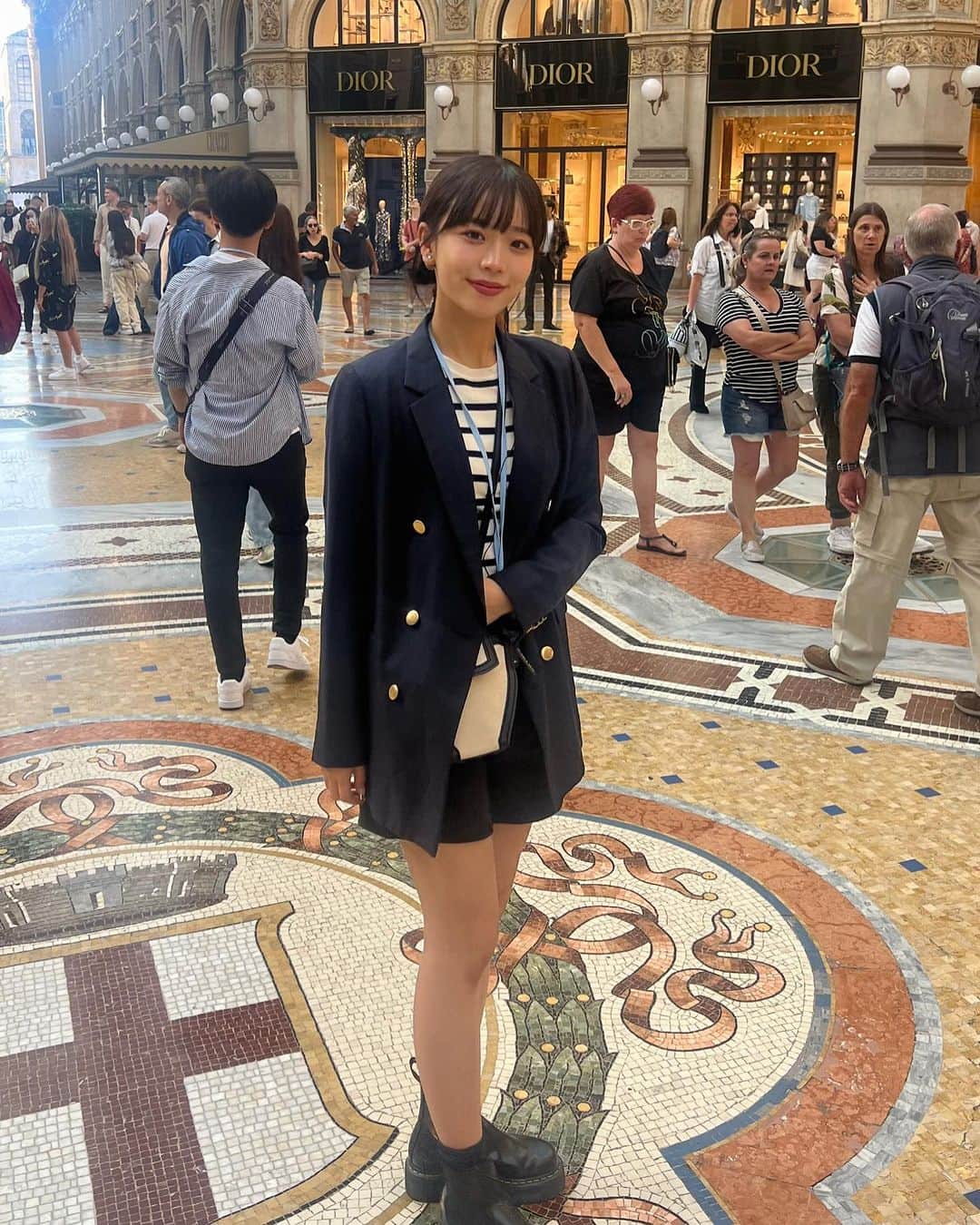 西菜葉乃のインスタグラム：「galleria🥺」