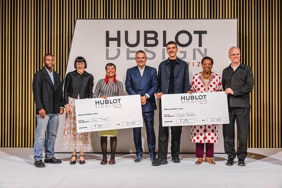 のインスタグラム：「The 8th edition of the #HublotDesignPrize is awarded to Aqui Thami @dallaekhorsani in recognition of the social impact of her work and her inspirational approach to it, congratulations!   The Pierre Keller Award goes to Gabriel Fontana @gabriel_fontana__ for his work to promote inclusive physical education.    In presence of jury members: #MarvaGriffin, @alice.rawsthorn, @hansulrichobrist, and @tawandda   Congratulations to all the other candidates: @tayyun.co, @trifle_studio, @germane.barnes, @jibbe.schie #Hublot」