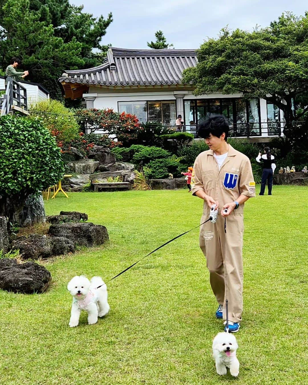 イ・ゴンミョンさんのインスタグラム写真 - (イ・ゴンミョンInstagram)「#시월제주 #가을제주 의상만 보면 훈련사 #이건명과강하남 #한에릭과강하동  그리고 또 #한옥....」10月3日 16時04分 - coolmyung