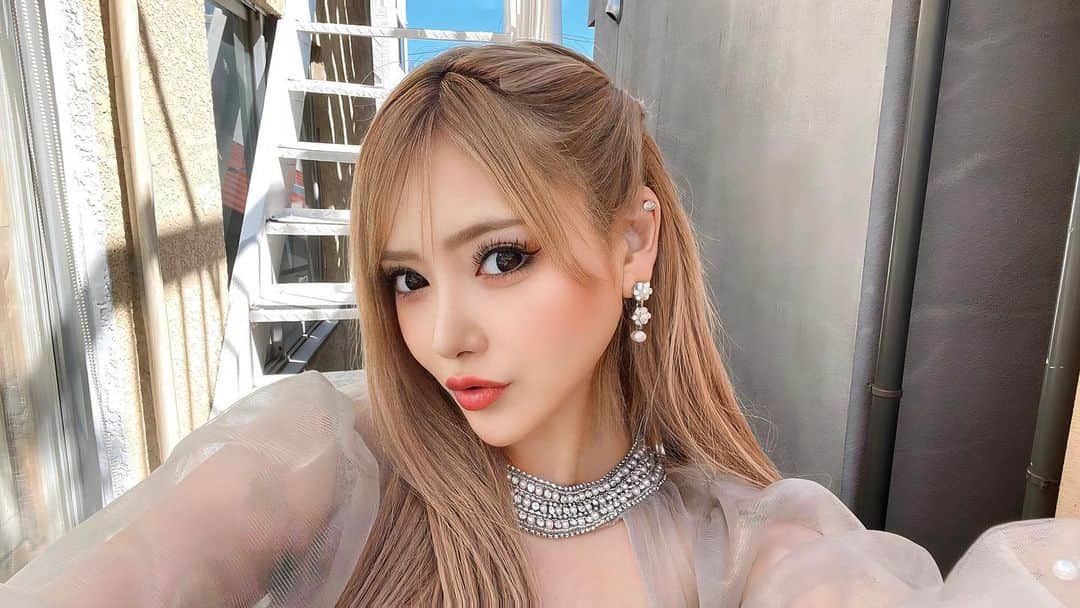 葉月芽生さんのインスタグラム写真 - (葉月芽生Instagram)「何枚目のわたしが好み？🩷🫶  #好きって言ってよ」10月3日 16時05分 - mei_hazuki