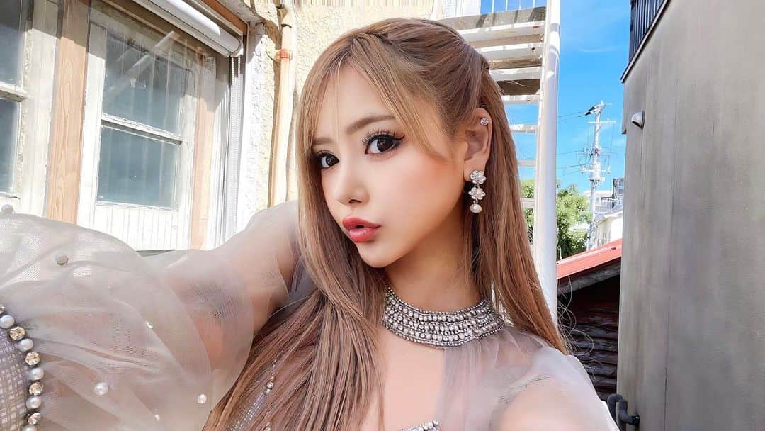 葉月芽生さんのインスタグラム写真 - (葉月芽生Instagram)「何枚目のわたしが好み？🩷🫶  #好きって言ってよ」10月3日 16時05分 - mei_hazuki