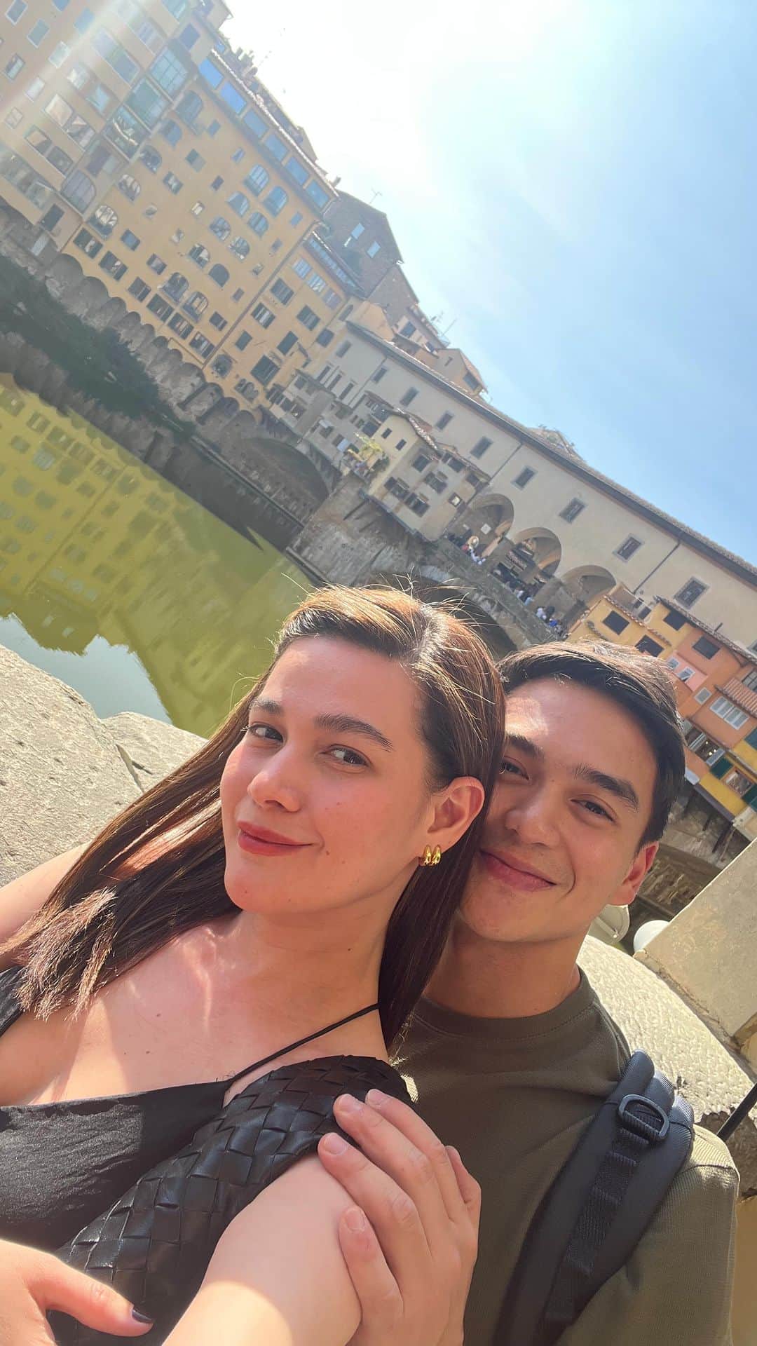 ベア・アロンゾのインスタグラム：「Under the Tuscan sun.   We took the train from Lugano to Milan, and from Milan, we had to ride another train to get to Florence. We then rented a car and drove to Tuscany. Although I helped, Dom did all the heavy lifting and managed to drive the vehicle. We were happy to find out that the beautiful hotel Villa we booked to stay in happens to be a Unesco World Heritage site, and we stuffed our faces with their handmade pasta and perfectly cooked bistecca under the moonlit olive trees. This will definitely go to my core memory.  Traveling together as a couple allows you to discover the different sides of your partner. It still makes my heart melt when Dom helps the old lady carry her suitcase on the train, the way he offers to take a picture of a couple we pass by and promises to send them a high-res version of the photo, and just the way he goes down the hotel in the morning to get me a good cup of coffee. No relationship is perfect, but these qualities offset all the others. It’s the little things that make me love him more. ❤️ #btravels」