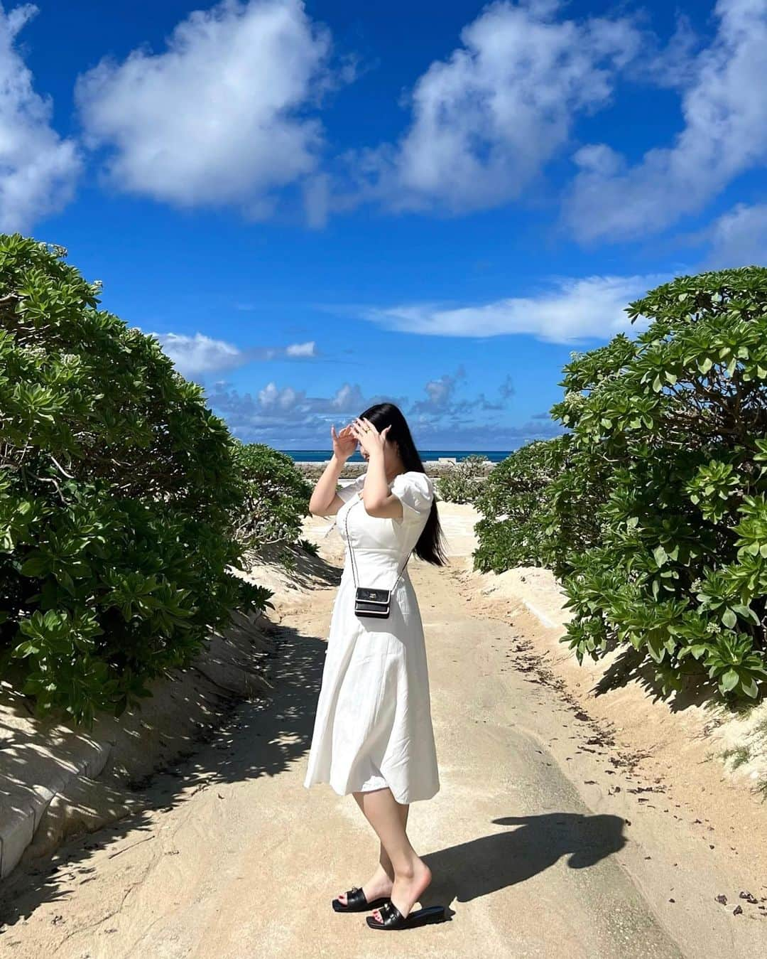 神宮 若奈のインスタグラム：「💙💙💙 　　　 #okinawa #美々ビーチ #オリオンビール」