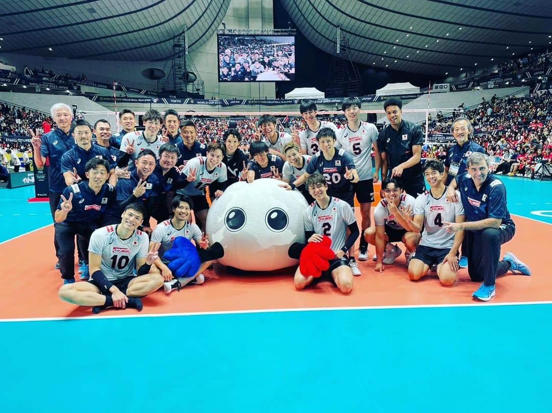 山内晶大のインスタグラム：「. . . The 2023 FIVB  Olympic Qualification Tournament 🇯🇵 World Cup 2023  🇹🇳🇯🇵 2勝目✌️ . . . #龍神nippon  #Japan  #Tunisia #OQT #worldcup #ワールドカップ」