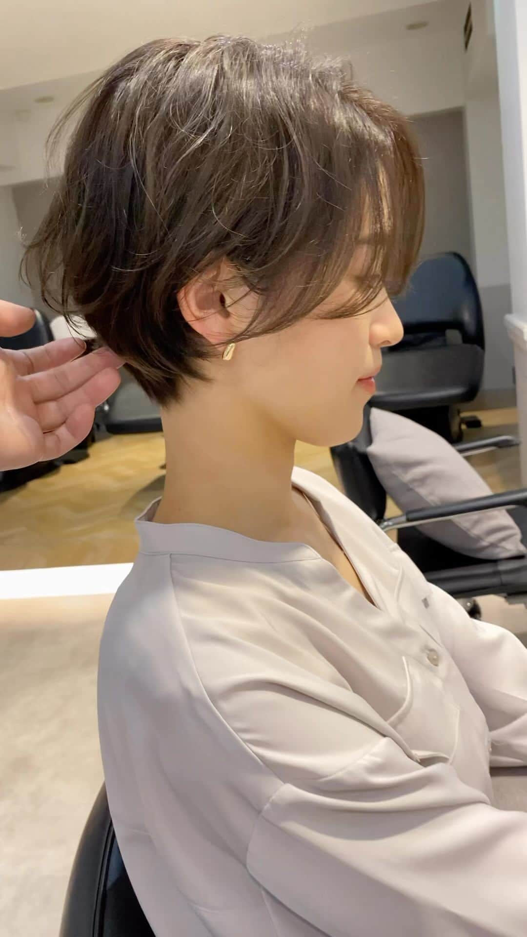 今泉孝記のインスタグラム：「#銀座ハンサムショート  カッコ可愛いショートヘア」