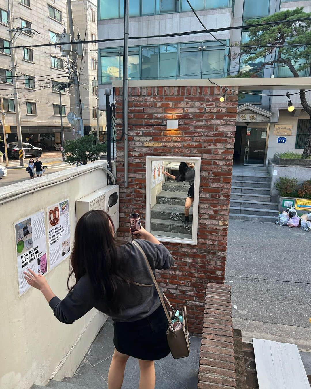 リサさんのインスタグラム写真 - (リサInstagram)「可愛いカフェがいっぱいだったよ〜🐶☕️  #韓国カフェ」10月3日 21時54分 - _99risa