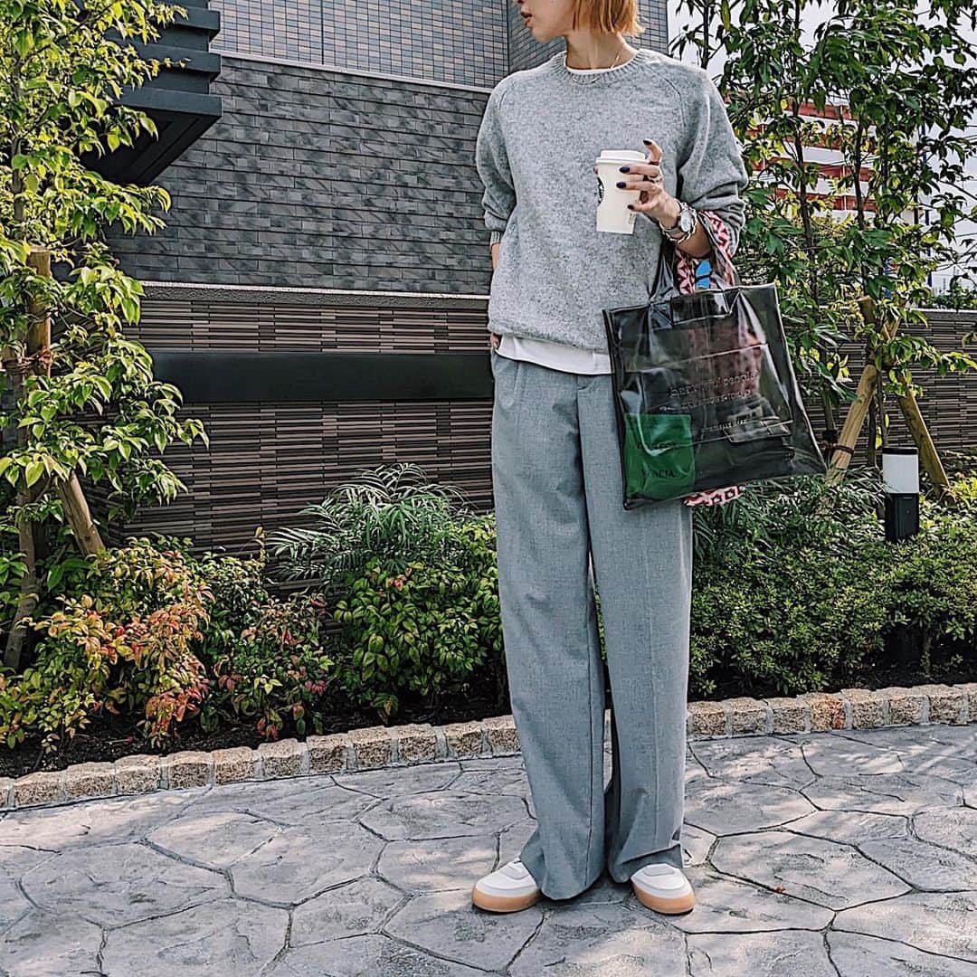maai0528のインスタグラム：「〻👩🏻‍🦳🐰🐚🥚 ａll gray‥🩶 ． ． ． #fashionstyle  #NIKE #ZARA #uniqlo  #beautifulpeople」
