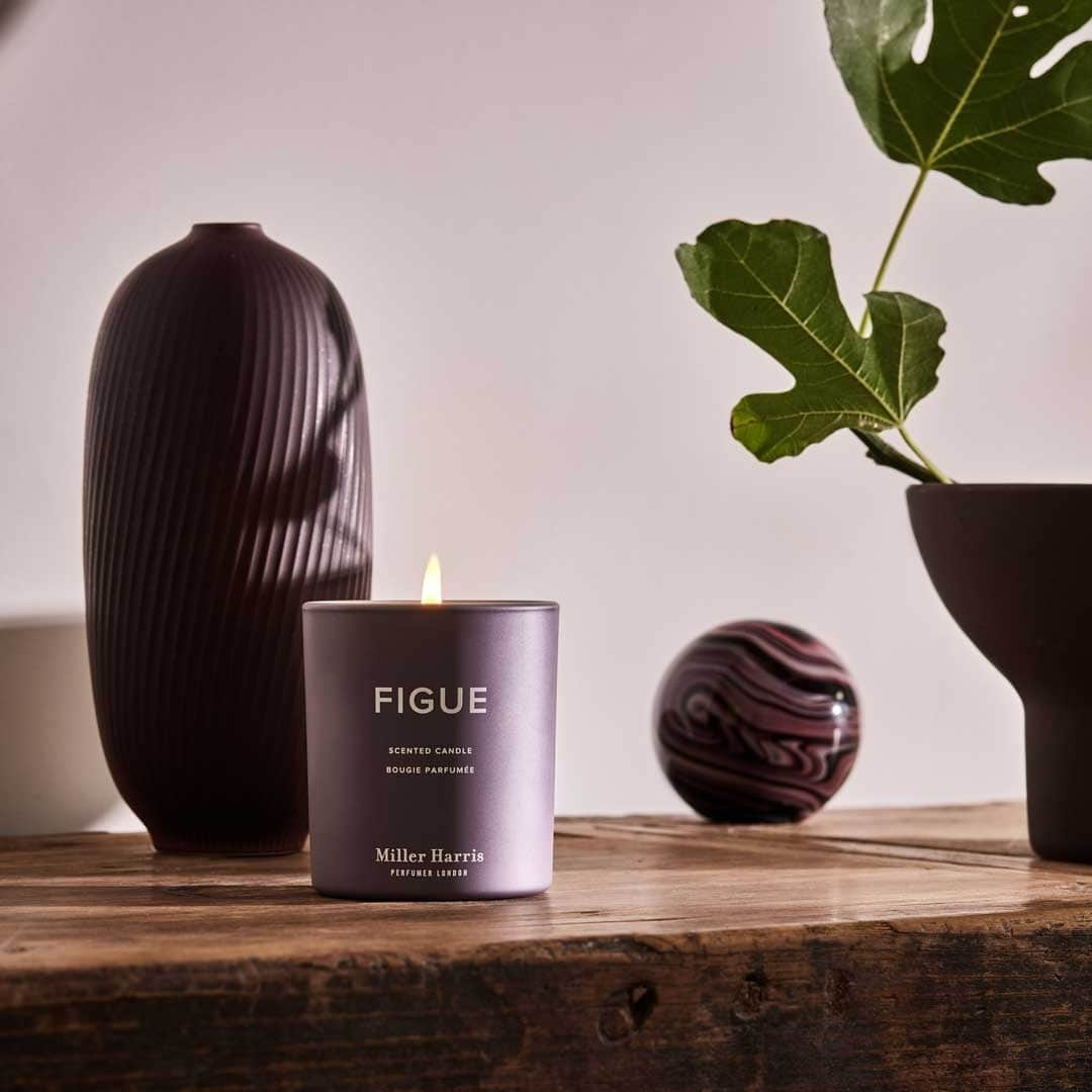 ミラーハリスのインスタグラム：「Prepare your home for the season ahead. Discover the green, fruity freshness of our Figue scented candle」