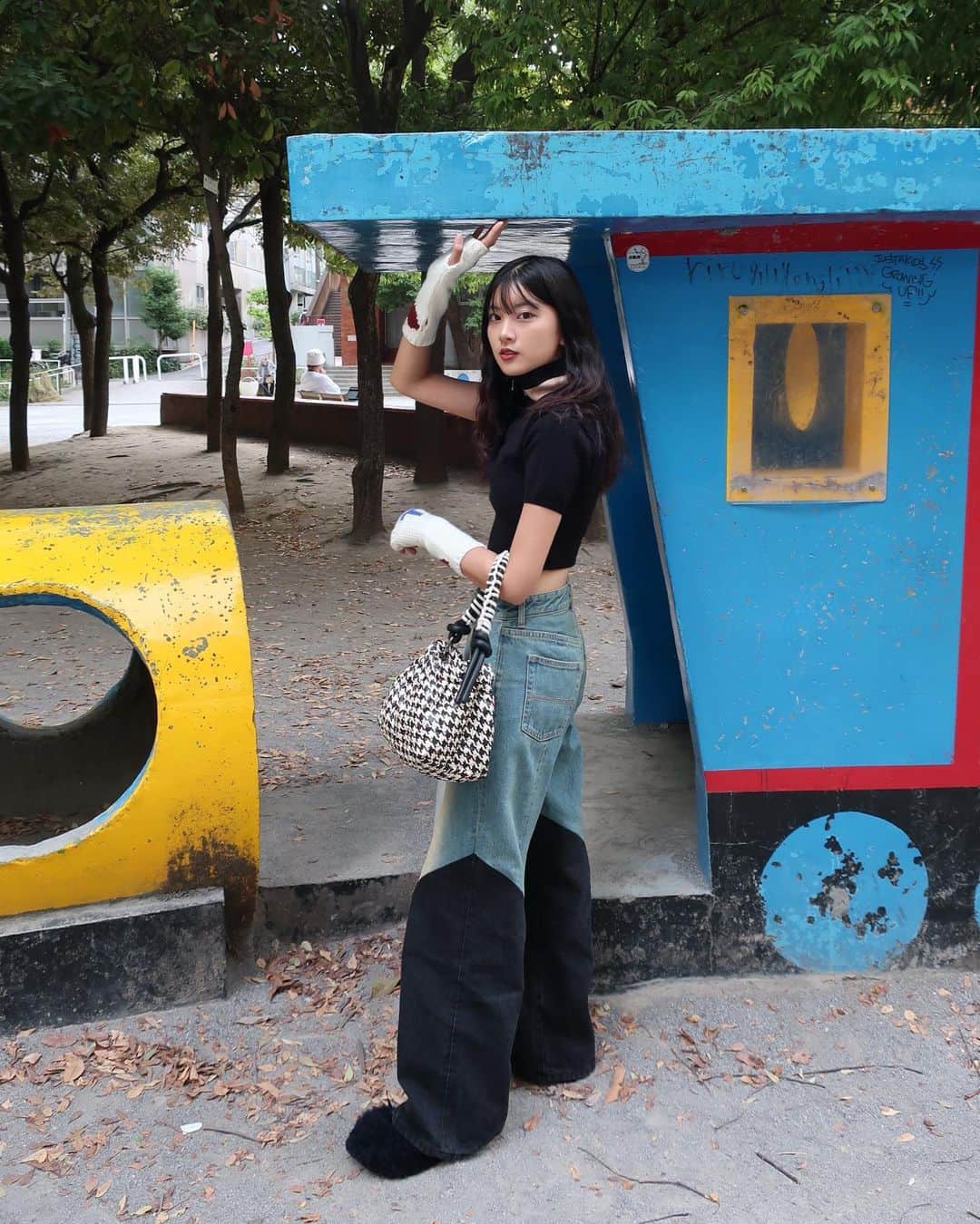 HITOMIのインスタグラム：「*:;;;;;:*:; I'd like to hang out in the park 🎢 ˗ˋˏ ୨୧ ˎˊ˗ ❦ஐ*:.٭ ٭:.*ஐೄ」