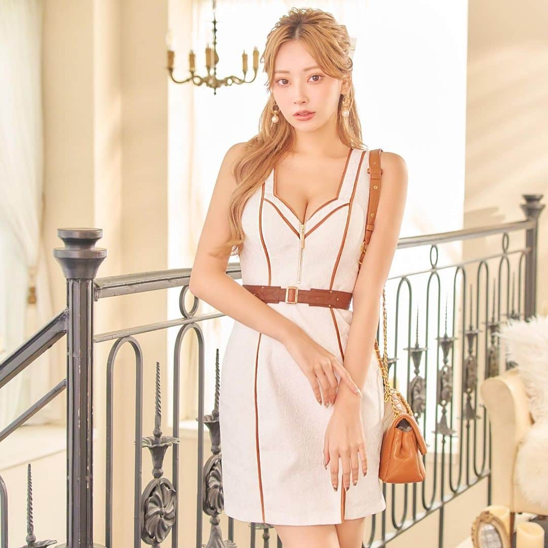 シュガーさんのインスタグラム写真 - (シュガーInstagram)「. CAMEL by color 🥮🧡  オシャレな10月のスタートダッシュを きるのはキャメルバイカラードレス🍯🧡 . 暖かみのあるアイボリーとキャメルが とろけるようなほろ苦さを演出🧡 . . サイトのトップでチェックしてね♡ . 🔍No.GL3152 ¥25,800+tax . . #キャバドレス #キャバクラ #キャバ嬢 ＃キャバドレス #ドレス #シュガードレス #ドレスシュガー #キャバキャバ #ナイトナビ #ぴょな #pyuna #グロッシー #glossy #アンドレス #歌舞伎町 #北新地 #すすきのグルメ」10月3日 17時25分 - dress_sugar