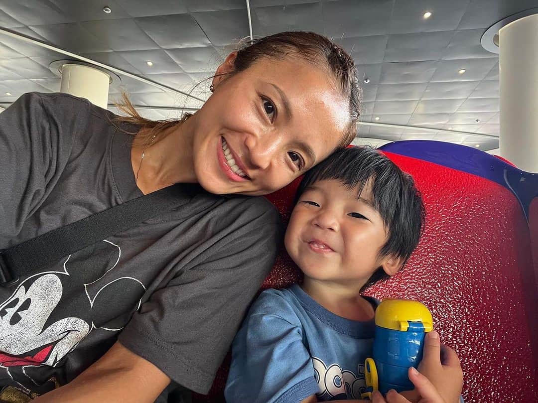 金正奎のインスタグラム：「. I just turned 32 years old today ✌️  As long as fam is smiling , I’m enough.  32歳になりました〜(^^) この1年も家族が沢山笑顔でいられるように頑張りたいと思います。  いつも沢山の方に支えられています。 本当にありがとうございます‼︎ 32歳になっても仲良くしてください(^^)  #きんめし」