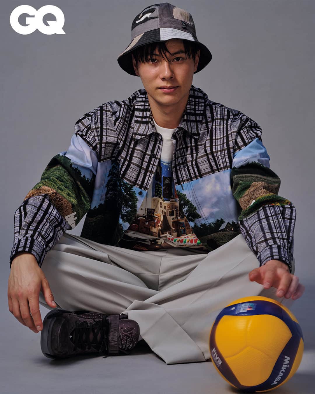 GQ JAPANさんのインスタグラム写真 - (GQ JAPANInstagram)「記事本編は @gqjapan プロフィールのリンクから✓  【お知らせ】 撮影の様子をおさめたショートムービーも、Instagramに近日投稿予定！  @gqjapan をフォローしてお待ち下さい。お楽しみに！  #髙橋藍 #rantakahashi #takahashiran #男子バレーボール #バレーボール #バレーボール男子日本代表 #龍神nippon @ran.volleyball0902」10月3日 17時55分 - gqjapan