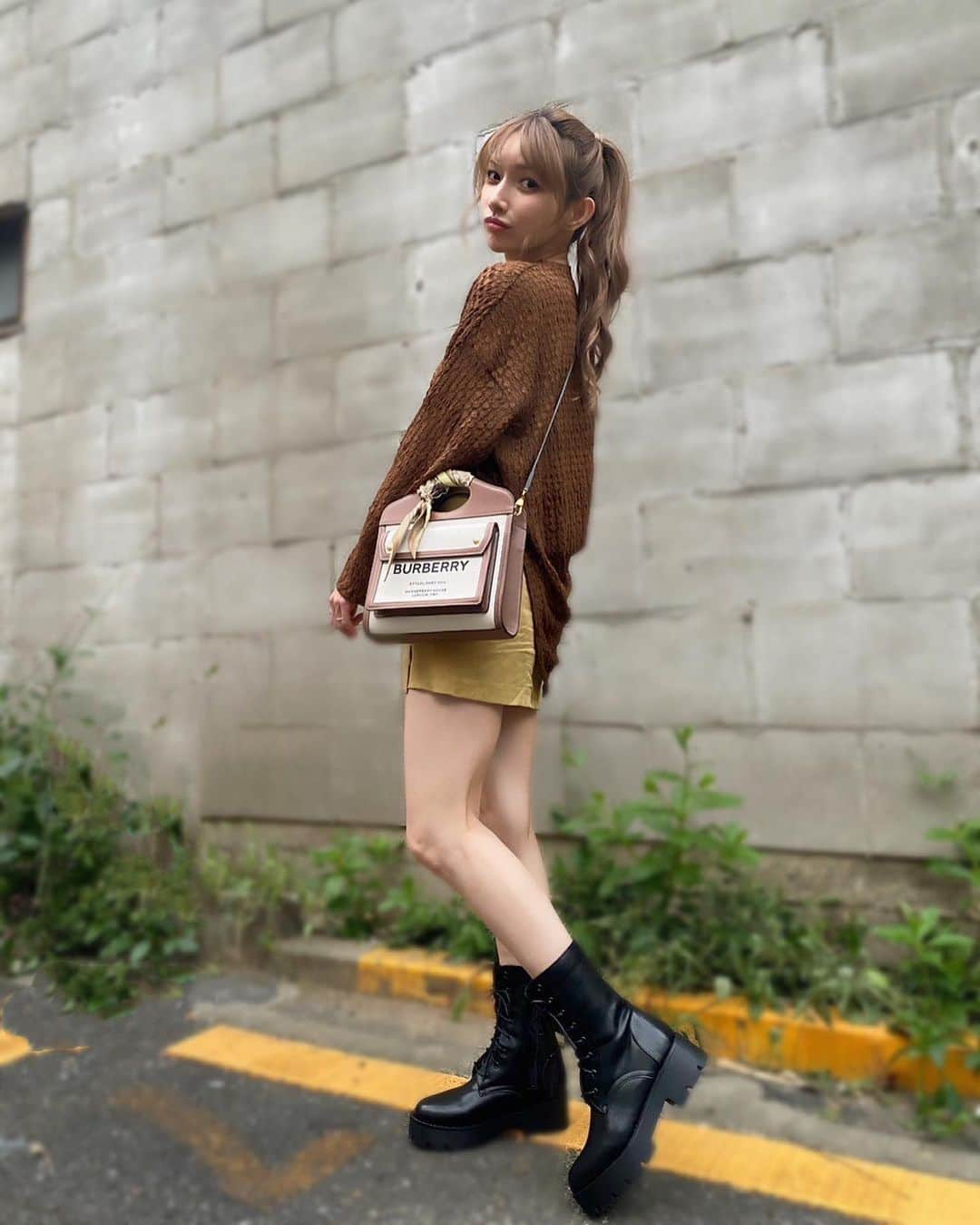 後藤真希さんのインスタグラム写真 - (後藤真希Instagram)「ロケでした〜！ 今日の私服…何年振り？ミニスカート。 たまにはね笑笑」10月3日 17時39分 - goto_maki923