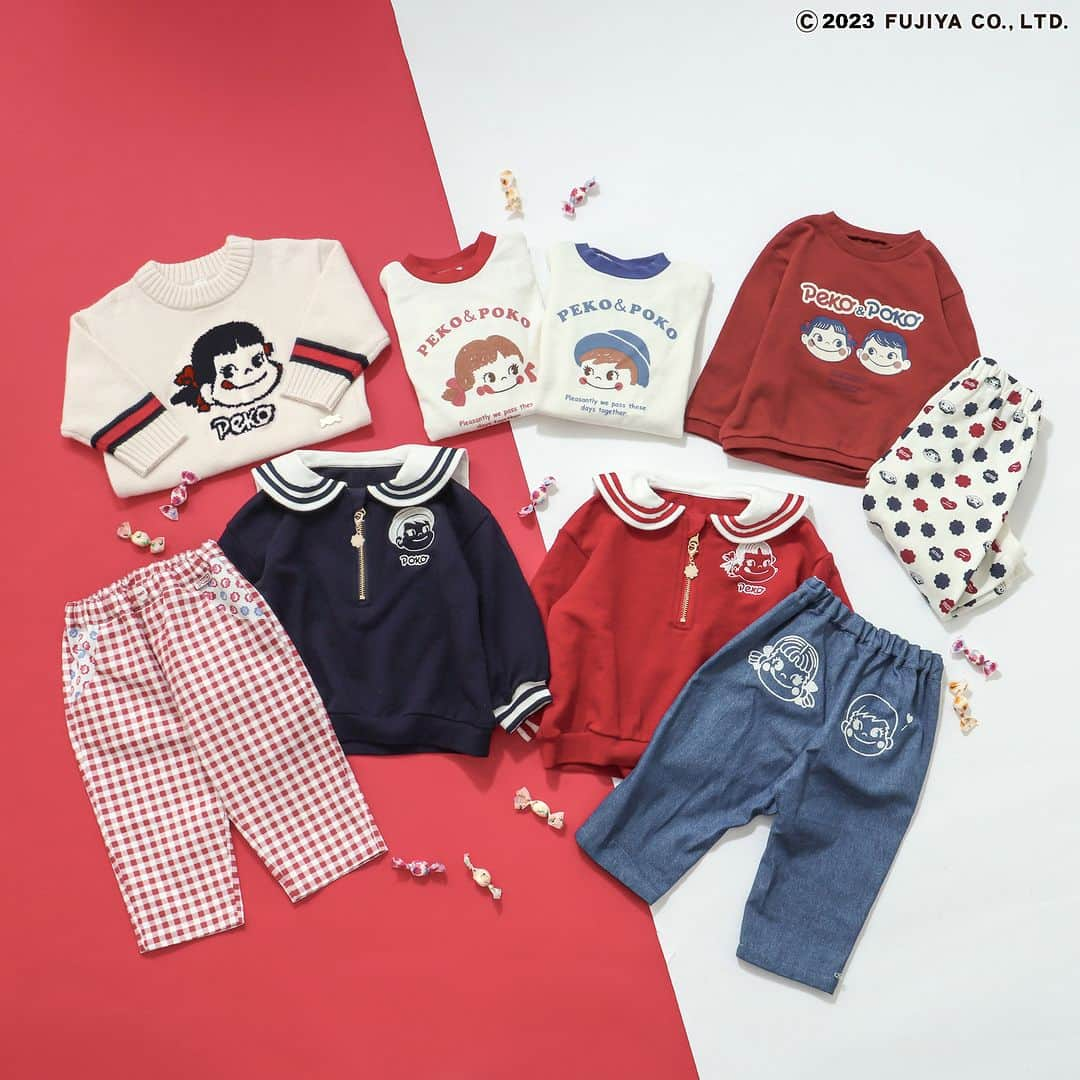 エフオーオンラインストア 子供服さんのインスタグラム写真 - (エフオーオンラインストア 子供服Instagram)「【apres les cours×PEKO＆POKO】 WEB限定！ペコちゃん、ポコちゃんコラボが登場⭐ ＜10/5 (木) 12:00～販売スタート＞  あの不二家のマスコットキャラクター、 ペコちゃん、ポコちゃんとってもかわいいアイテムが オンラインストア限定で販売します♪  【PEKO＆POKO リンガーTシャツ】 ペコちゃん、ポコちゃんがイラストになった 少し厚手でゆったりシルエットのＴシャツ。 裾にはペコちゃん、ポコちゃんと仲良しの仔犬の「ドッグ」のネームがとってもかわいいポイントに♪  【PEKO＆POKO セーラーカラートレーナー】 胸元にインパクトのあるペコちゃん、ポコちゃんの刺繍が施されたデザイン♪ ハーフジップと丸衿のセーラーカラーがトレンド感もおさえつつ かわいい印象にしてくれるアイテム！ ファスナーにはミルキーでおなじみのお花柄に それぞれ「PEKO」のロゴが印字されたチャームがついている 細かい部分までこだわったトレーナー◎ おともだちやきょうだいおそろいコーデもおすすめ♡  【WEB限定 PEKO＆POKO ニット】 大きなペコちゃんのお顔がデザインされた 存在感のあるもちもち素材のニット！ 裾にミルキーモチーフのチャーム付がついます♪  【WEB限定 PEKO＆POKO デニム＆チェックパンツ】 おしりの部分にペコちゃん、ポコちゃんが刺繍されていて、 バックスタイルが特にかわいいパンツ！ ゆったり、ストンとしたシルエットなので履きやすく 柔らかい生地なので動きやすいです◎ 前のポケット部分はミルキーでおなじみの包み紙のデザインに！ 男女どちらも着用いただけます！  【WEB限定 PEKO＆POKO パジャマ】 薄手のトレーナー生地に「PEKO&POKO」がプリントされたトップスとミルキーの包み紙デザインの総柄パンツのセット。 おうち時間が楽しくなるアイテム♪  オンラインストアでしか手に入らない 特別なアイテムは要チェックです✨  ======================= 商品詳細や価格は ショッピングタグからご覧いただけます★ =======================  #ペコちゃん #ポコちゃん #ペコポコ #ペコちゃんコラボ #ペコちゃんグッズ #ミルキー  #foonline #apreslescours #アプレレクール #子供服 #こどもふく #ベビー服 #キッズ服 #キッズコーデ #女の子コーデ #男の子コーデ #おしゃれキッズ #おしゃれキッズと繋がりたい #キッズ長袖Ｔシャツ #キッズトレーナー #キッズパジャマ #キッズルームウェア」10月3日 18時01分 - foonline