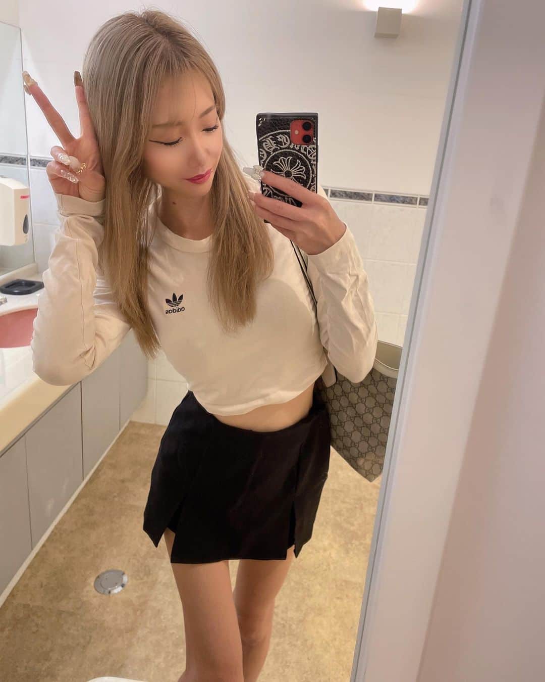 RIIAのインスタグラム：「久々の打ちっぱ行ってきた⛳️ 体が覚えててくれて何とか打てた🤣」