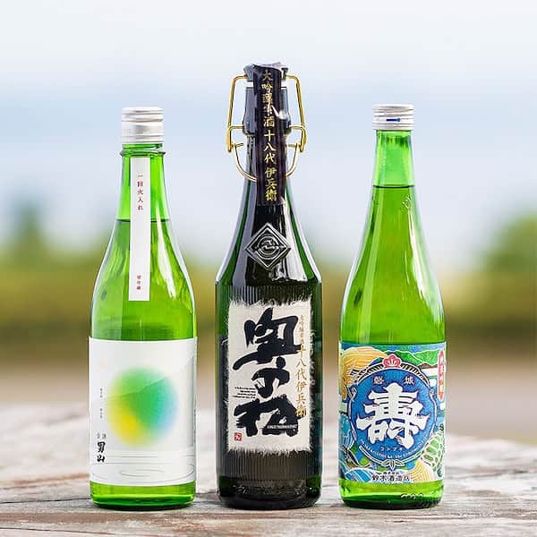 BEAMS JAPANさんのインスタグラム写真 - (BEAMS JAPANInstagram)「＜『ふくしまものまっぷ』Vol.42 ―「ふくしまの酒 PART.3」―＞  ーーーーーーーーーーーーーーーーーーーーーー  〈BEAMS JAPAN〉で開催中のプロジェクト『ふくしまものまっぷ』の第42弾は、「ふくしまの酒 PART.3」と題し、福島県産の“日本酒”やオリジナルデザインの“おちょこ”を販売します。   『ふくしまものまっぷ』では初のオリジナルベコ太郎デザインの酒器に加え、福島県内の3酒造（男山酒造・奥の松酒造・鈴木酒造店）から計9種の“日本酒”をセレクトしてご用意しました。   これからの季節のお供に、是非ご堪能ください。  ーーーーーーーーーーーーーーーーーーーーーー  左から ①男山酒造店（会津美里町） 会津男山　回　純米酒　夢の香　一回火入れ 720ml　1,672円（税込）   ②奥の松酒造（二本松市） 大吟醸雫酒　十八代伊兵衛 720ml　5,500円（税込）   ③鈴木酒造店（浪江町） 磐城壽　純米吟醸酒　大漁祝　紺碧 720ml　1,650円（税込）  ④別注ベコ太郎 おちょこ 935円（税込）直径約6cm  【開催店舗】 ビームス ジャパン（新宿） 1F ビームス公式オンラインショップ  【開始日】 2023年10月5日（木）〜  ●お問い合わせ電話番号　 BEAMS JAPAN 1F ☎︎ 03-5368-7314  ーーーーーーーーーーーーーーーーーーーーーー  #beams  #beamsjapan  #beamsjapan1st  #ビームス #ビームスジャパン #日本製 #madeinjapan #日本の銘品 #男山酒造 #奥の松酒造 #鈴木酒造店 #日本酒 #ふくしまものまっぷ」10月3日 17時59分 - beams_japan
