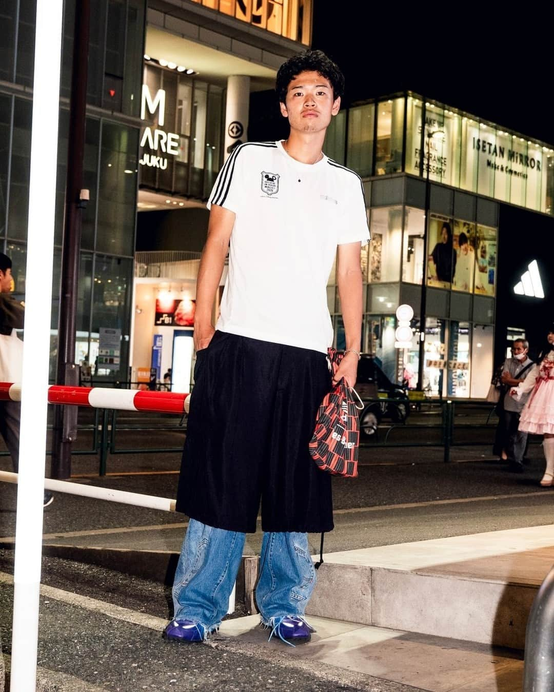 Fashionsnap.comさんのインスタグラム写真 - (Fashionsnap.comInstagram)「Name: コウタ⁠ Age: 20⁠ Occupation: 大学生⁠ ⁠ Tops #adidas⁠ Pants #KikoKostadinov⁠ Bag #adidas × #WalesBonner⁠ Shoes #NIKE × #MARTINEROSE⁠ Bracelet #LORO⁠ ⁠ Photo by @ko_ya_to_fu⁠ ⁠ #スナップ_fs #fashionsnap #fashionsnap_women」10月3日 18時00分 - fashionsnapcom