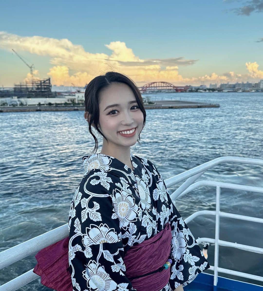 山本瑠香さんのインスタグラム写真 - (山本瑠香Instagram)「クルージング🚢♡✨  ルミナス神戸でビアガーデンを🍻🫧  浴衣で行くと半額って知って 行くしかない！と思って行ってきました🫶🏻  夏の投稿まだまだ載せたいのあって もう秋やのに夏らしい投稿続くけど すみません🥲 まあだれも気にしてないか〜！！ . . . #神戸 #神戸観光 #神戸グルメ #神戸ディナー #神戸クルージング  #クルージング #クルージングディナー #ルミナス #ルミナス神戸 #ビアガ  #ビアガーデン #浴衣 #浴衣女子 #浴衣ヘアアレンジ #浴衣ヘア #浴衣コーデ」10月3日 18時05分 - ruka_1010_team8