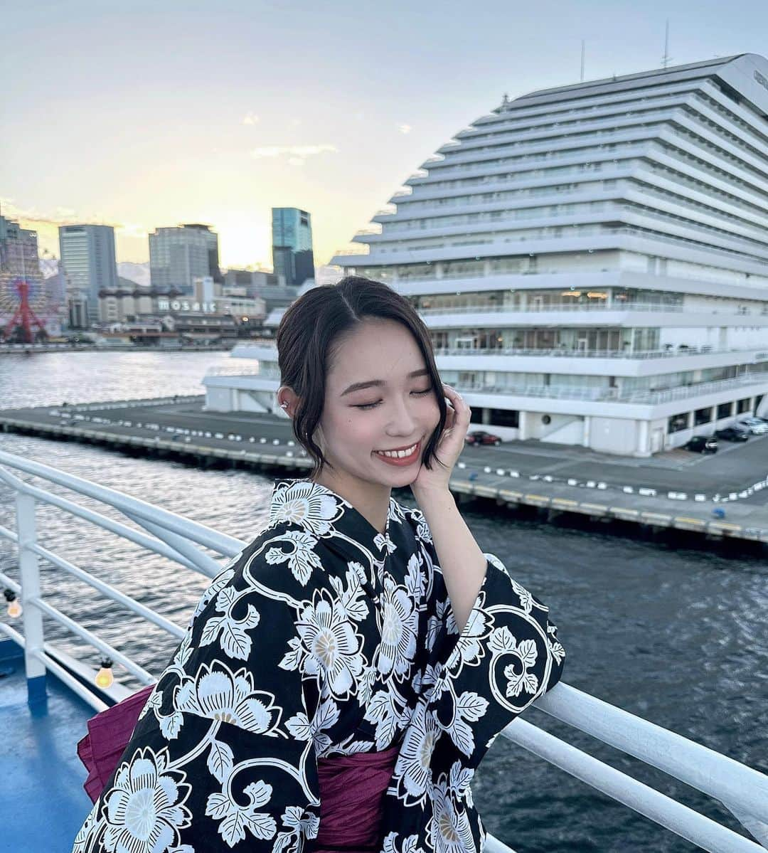 山本瑠香さんのインスタグラム写真 - (山本瑠香Instagram)「クルージング🚢♡✨  ルミナス神戸でビアガーデンを🍻🫧  浴衣で行くと半額って知って 行くしかない！と思って行ってきました🫶🏻  夏の投稿まだまだ載せたいのあって もう秋やのに夏らしい投稿続くけど すみません🥲 まあだれも気にしてないか〜！！ . . . #神戸 #神戸観光 #神戸グルメ #神戸ディナー #神戸クルージング  #クルージング #クルージングディナー #ルミナス #ルミナス神戸 #ビアガ  #ビアガーデン #浴衣 #浴衣女子 #浴衣ヘアアレンジ #浴衣ヘア #浴衣コーデ」10月3日 18時05分 - ruka_1010_team8