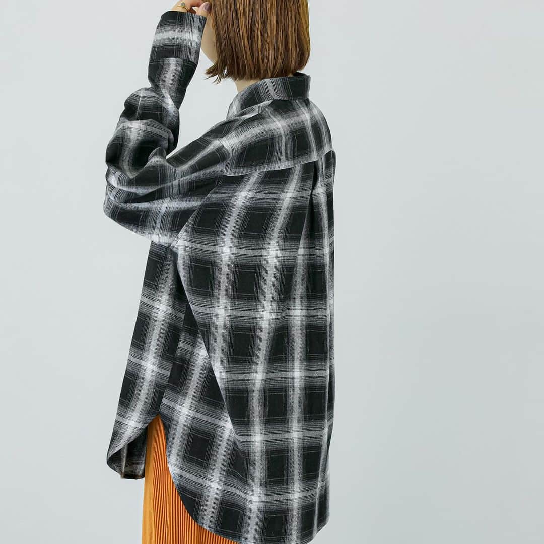 Lugnoncure（ルノンキュール）さんのインスタグラム写真 - (Lugnoncure（ルノンキュール）Instagram)「【Recommend Item】 ⁡ 秋らしい深めのカラーがポイントのネルチェックシャツ。 ⁡ オーバーサイズでゆったりとしたシルエットなのでサラッと羽織るだけで今年らしいラフな着こなしに。 ⁡ シャツとしても羽織としても、レイヤードコーデのインナーとしてもお使いいただけます◎ ⁡ ------------------------------------------ ⁡ #shirt ¥4,290(tax incl.) _No.1712318 off-white/brown/black ⁡ ------------------------------------------ ⁡ ※商品画像は、撮影環境やご利用のPC・スマートフォンのモニター環境などにより実物と色味に差異がある場合がございます。 ⁡ ⁡ #lugnoncure #ルノンキュール #オフコーデ #キレイめカジュアル #オフスタイル #休日コーデ #大人カジュアル #カジュアルコーデ #秋コーデ #チェックシャツ #ネルチェックシャツ #レイヤードコーデ #2023aw #canshopig #autumn #fashion」10月3日 18時05分 - lugnoncure