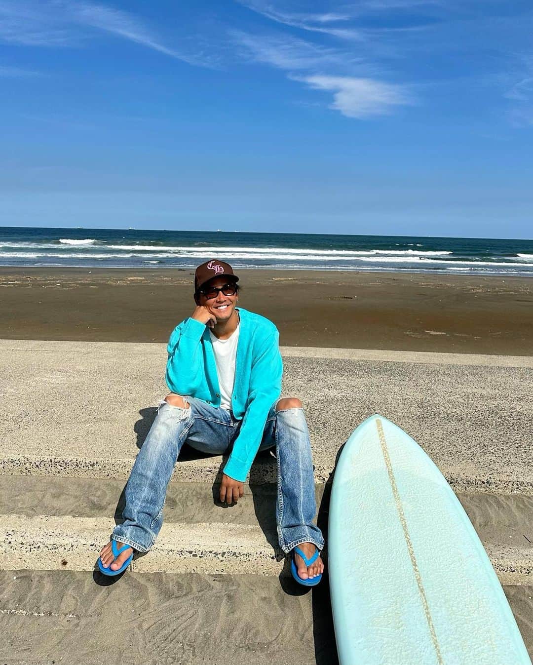 のインスタグラム：「久々に🏄‍♂️  海は無心になれる大好きな場所。  #LIBEIRO #サーフィン」