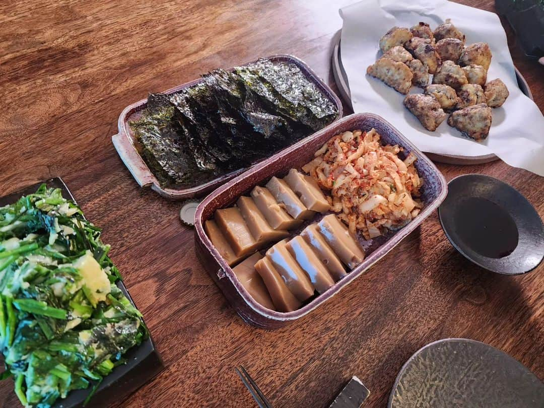 キュヒョンさんのインスタグラム写真 - (キュヒョンInstagram)「연휴에 반가운 얼굴들 만나서 너무 좋았구~~ 우리 진경누나 맛있는 음식도 감사했습니다^^ 한해~진영이~ 진경누나~ 다희누나는 다음에 함께하길!!   솔로지옥3 기대해주세요오오」10月3日 18時11分 - gyuram88