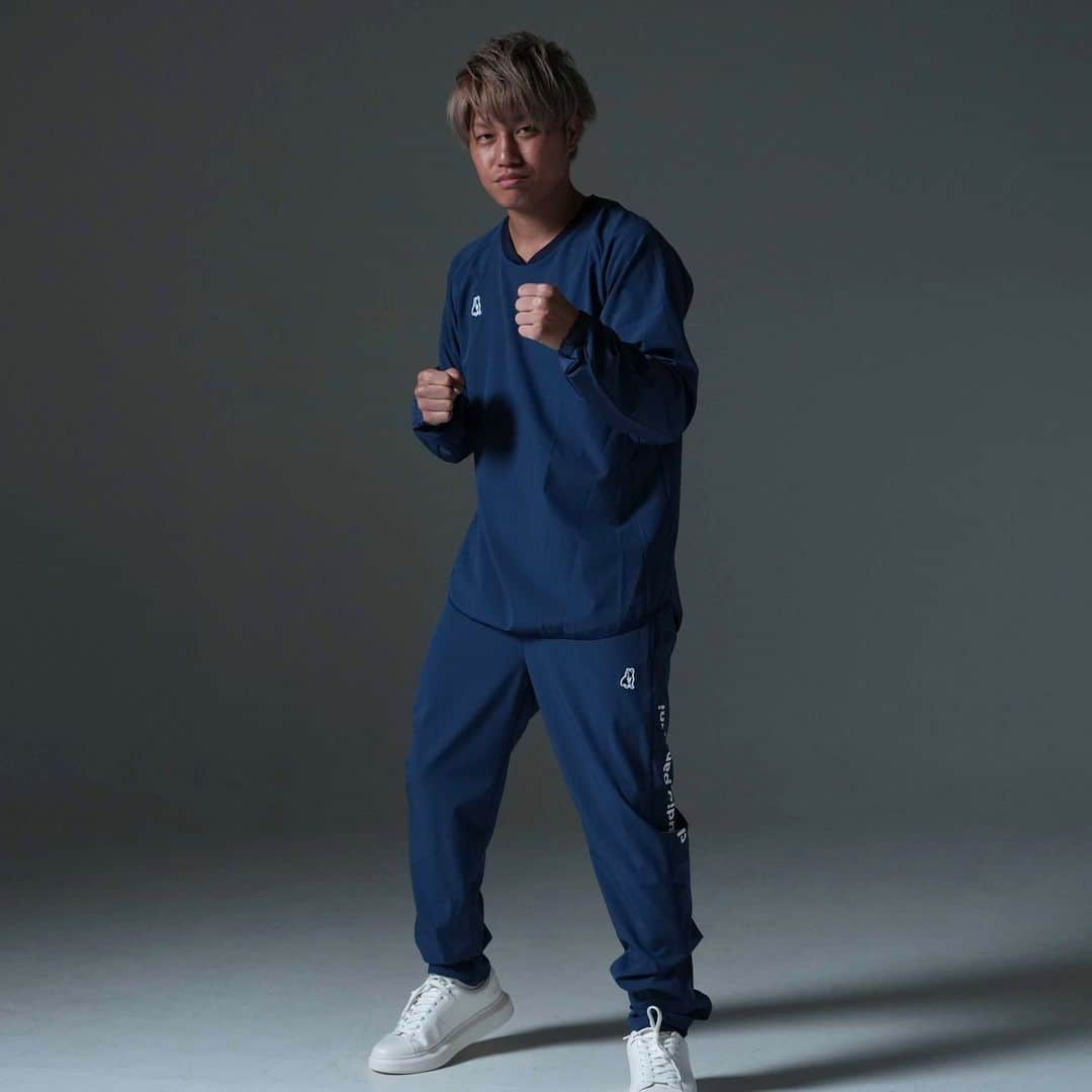 I_am_soccerjunkyさんのインスタグラム写真 - (I_am_soccerjunkyInstagram)「NEW item . . #23aw #deliciousfootballlife #桑原拓 #ボクシング #soccerjunky #サッカージャンキー #claudiopandiani #クラウディオパンディアーニ #トレーニングウェア #ピステ #ピステ上下 #動きやすい服 #動きやすいコーデ #スポーツ #スポーツウエア #スポーツウエアコーデ #スポーツmixコーデ #スポーツウエア好き  #ボクシング #ボクシングジム #桑原拓」10月3日 18時13分 - soccerjunky_official