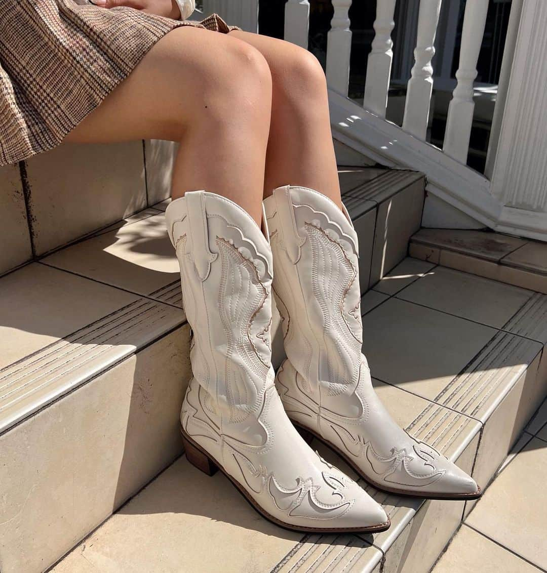 NADIAさんのインスタグラム写真 - (NADIAInstagram)「🤎🤎🤎 ☆★Western boots🐴☆★ 23.5㎝〜24.5㎝ ¥1,0190[tax in]  皆様のご来店心よりお待ちしております♪ @nadia_corazon」10月3日 18時36分 - nadia_corazon