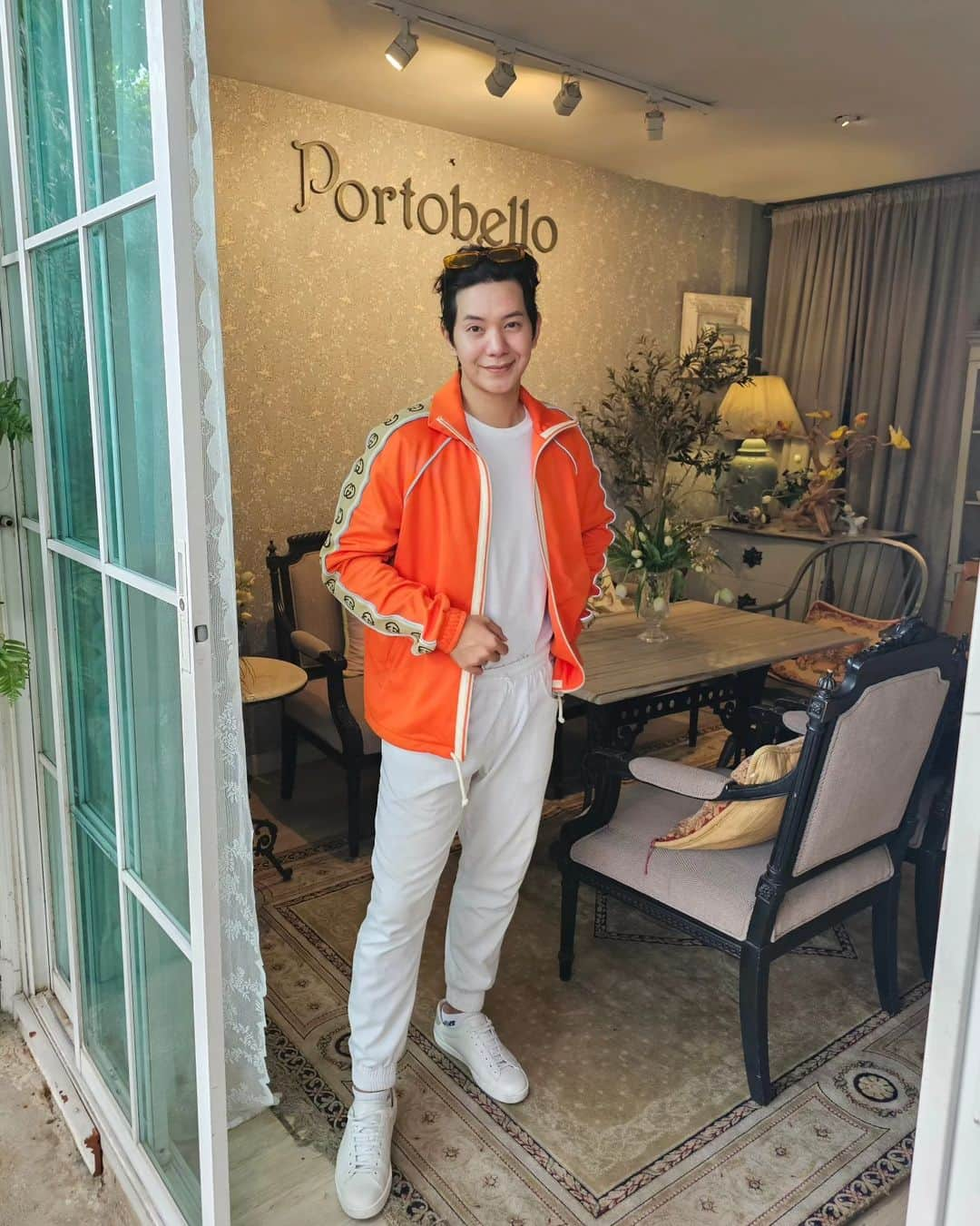 アイス・サランユーさんのインスタグラム写真 - (アイス・サランユーInstagram)「My fav Corner of all time🧡 #porttabello 🏠 วันที่มีเวลาอยากChill อยากทิ้งตัว กับอาหารอร่อยเครื่องดื่มดีๆ ออกมาตรงข้ามซอยบ้านแล้วถึงเลย ก็มาที่นี่ตลอดเลย  #ปลายฝนต้นหนาว ที่นี่สวยมาก  #cafehoppingbkk  #cafebkk  #cafeandrestaurant  #icesarunyu  #ไอซ์ศรัณยู  #เที่ยวทั่วไทยกับไอซ์ศรัณยู」10月3日 18時31分 - icesarunyu