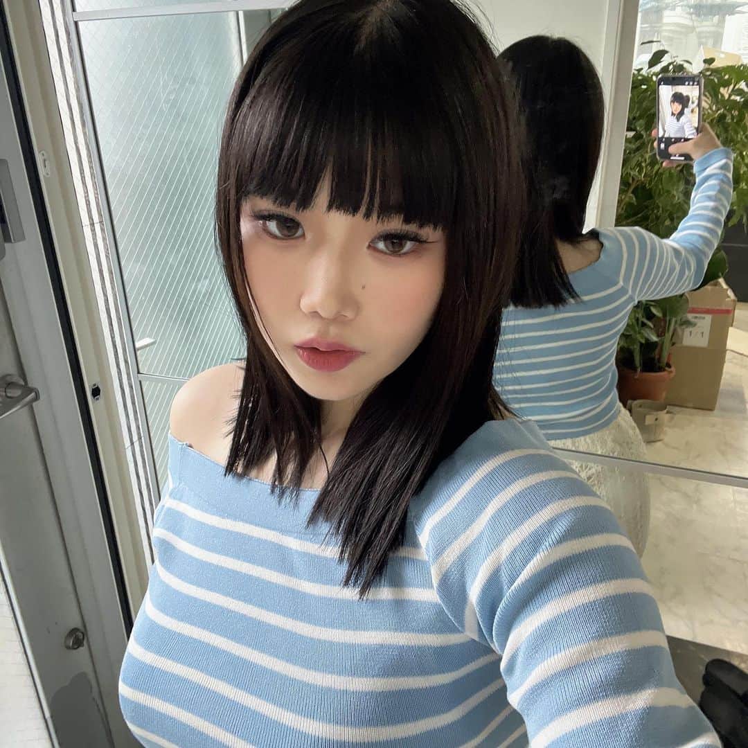 佐藤そるとのインスタグラム：「黒髪に慣れてきた〜🐦‍⬛🐦‍⬛でも、この長さ飽きるのよね〜〜伸ばしたい気持ちもあるけど！！！ｷｴｷｴ(°▽°)」
