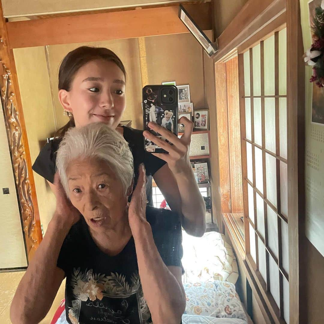 フェン・シャーニィーさんのインスタグラム写真 - (フェン・シャーニィーInstagram)「family dump 👵🧔‍♂️👩🏽‍🦱👩🏻🦒」10月3日 18時59分 - sharniefenn