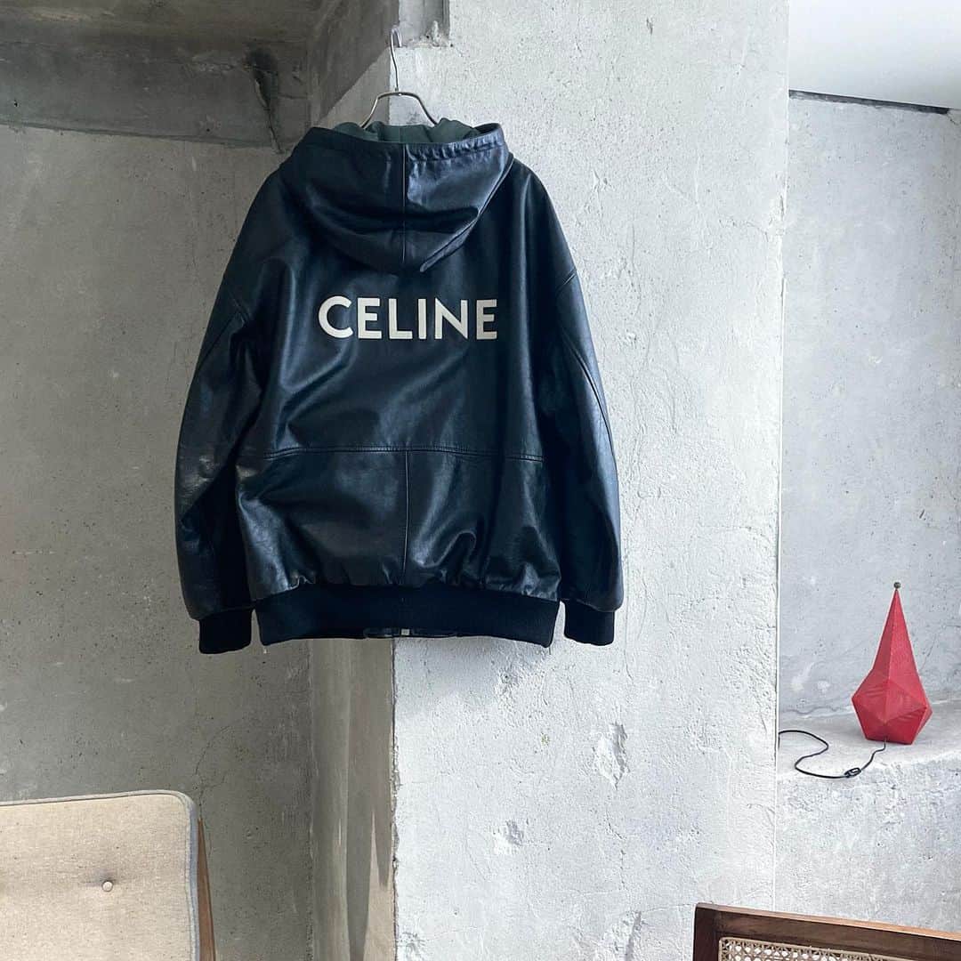 のインスタグラム：「. 《 CELINE by Hedi Slimane　 》  MODEL : 2E976195O ⁡ －－－－－－－－－－ー－－－－－－－－－－－－－－  商品の詳細につきましてはDM、又はお電話にてお問い合わせ下さい。 ⁡ DMやお電話からの郵送販売も可能です。 ⁡ ショッピングローンなど各種お支払い方法もご用意しておりますのでご相談下さい。 ⁡ International shipping is available. Please contact us though DM. ⁡ ⁡ 〈RINKAN SHIBUYA〉 TEL：03-5458-3050 LINE ID：@283swjhf」