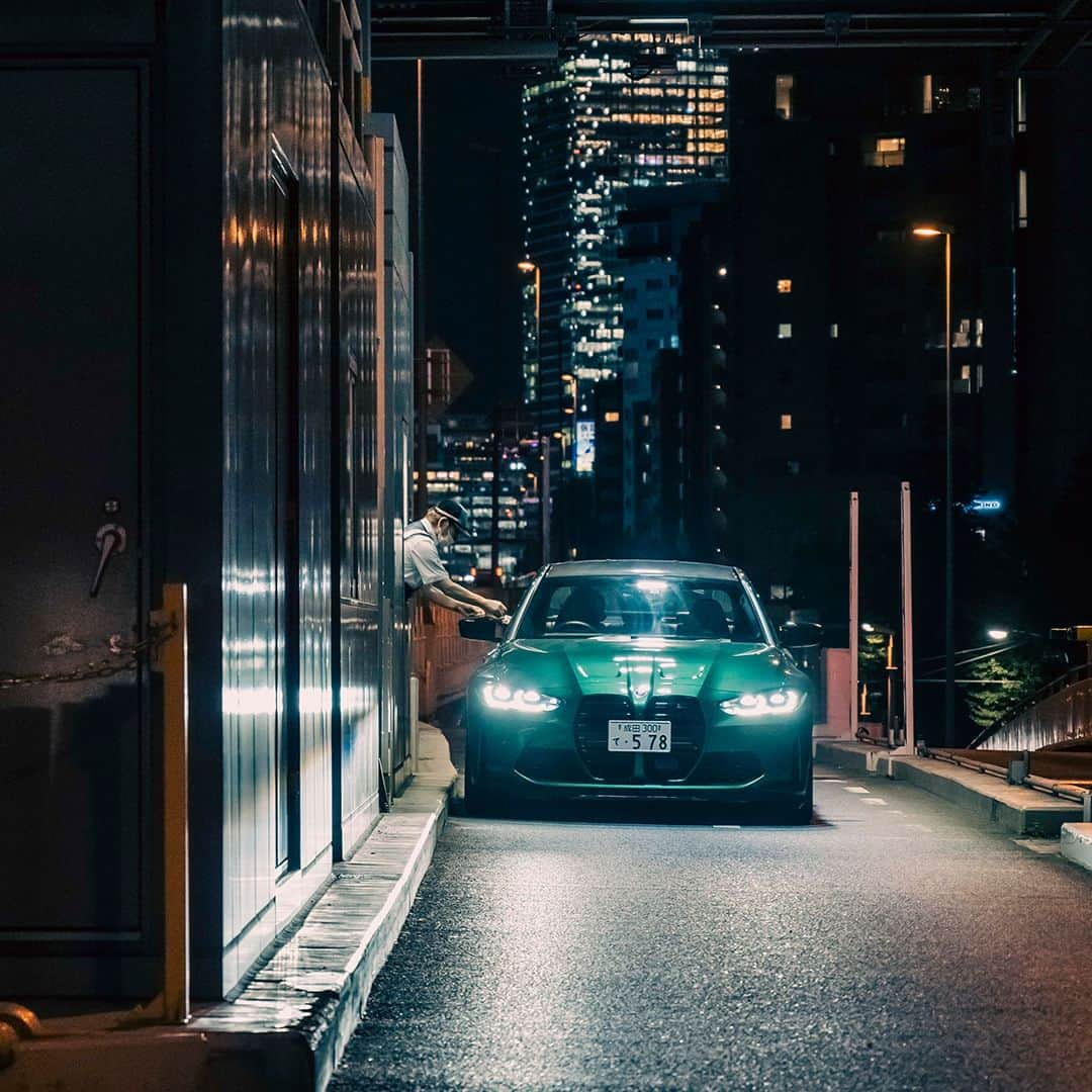 BMW Japanさんのインスタグラム写真 - (BMW JapanInstagram)「THE M3でドライブしたくなったらいいねで教えてください。  Mを駆る者の渇望を満たす、夜のハイウェイ。  BMW M3 セダン アイル・オブ・マン・グリーン 最高出力：510 馬力〔375 kW〕*ヨーロッパ仕様車値  ※特別な許可を得て撮影しています  #BMW #駆けぬける歓び #BMWJapan #THEM3 #BMWM #BMWgram #bimmer #BMWlove #BMWlife #首都高」10月3日 19時00分 - bmwjapan