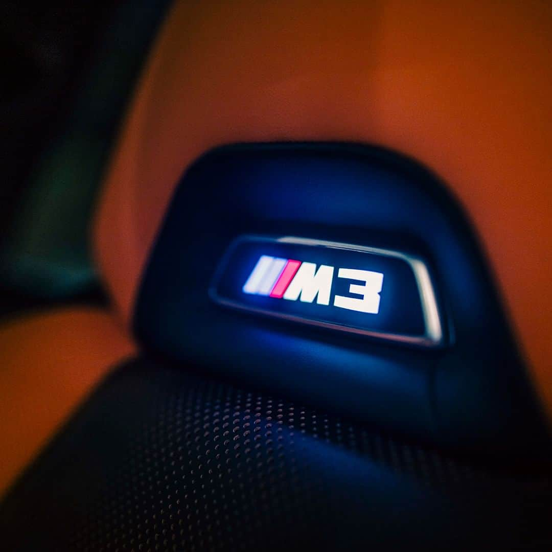 BMW Japanさんのインスタグラム写真 - (BMW JapanInstagram)「THE M3でドライブしたくなったらいいねで教えてください。  Mを駆る者の渇望を満たす、夜のハイウェイ。  BMW M3 セダン アイル・オブ・マン・グリーン 最高出力：510 馬力〔375 kW〕*ヨーロッパ仕様車値  ※特別な許可を得て撮影しています  #BMW #駆けぬける歓び #BMWJapan #THEM3 #BMWM #BMWgram #bimmer #BMWlove #BMWlife #首都高」10月3日 19時00分 - bmwjapan