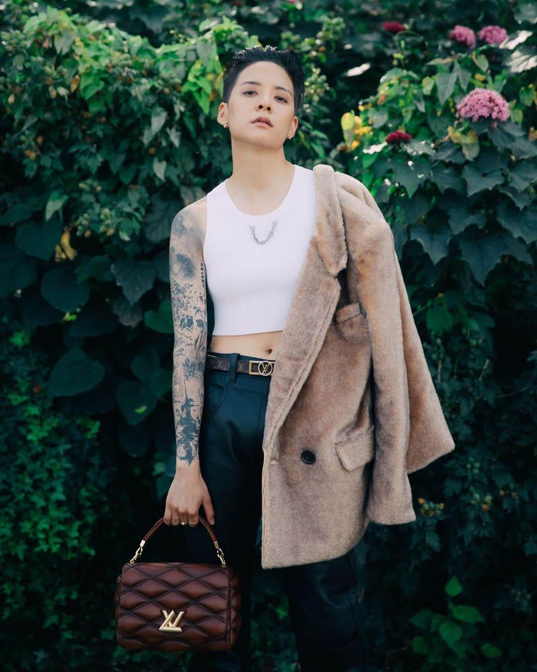 アンバー さんのインスタグラム写真 - (アンバー Instagram)「all in the details 🔎✨ @LouisVuitton @nicolasghesquiere #LVSS24」10月3日 19時00分 - amberliu