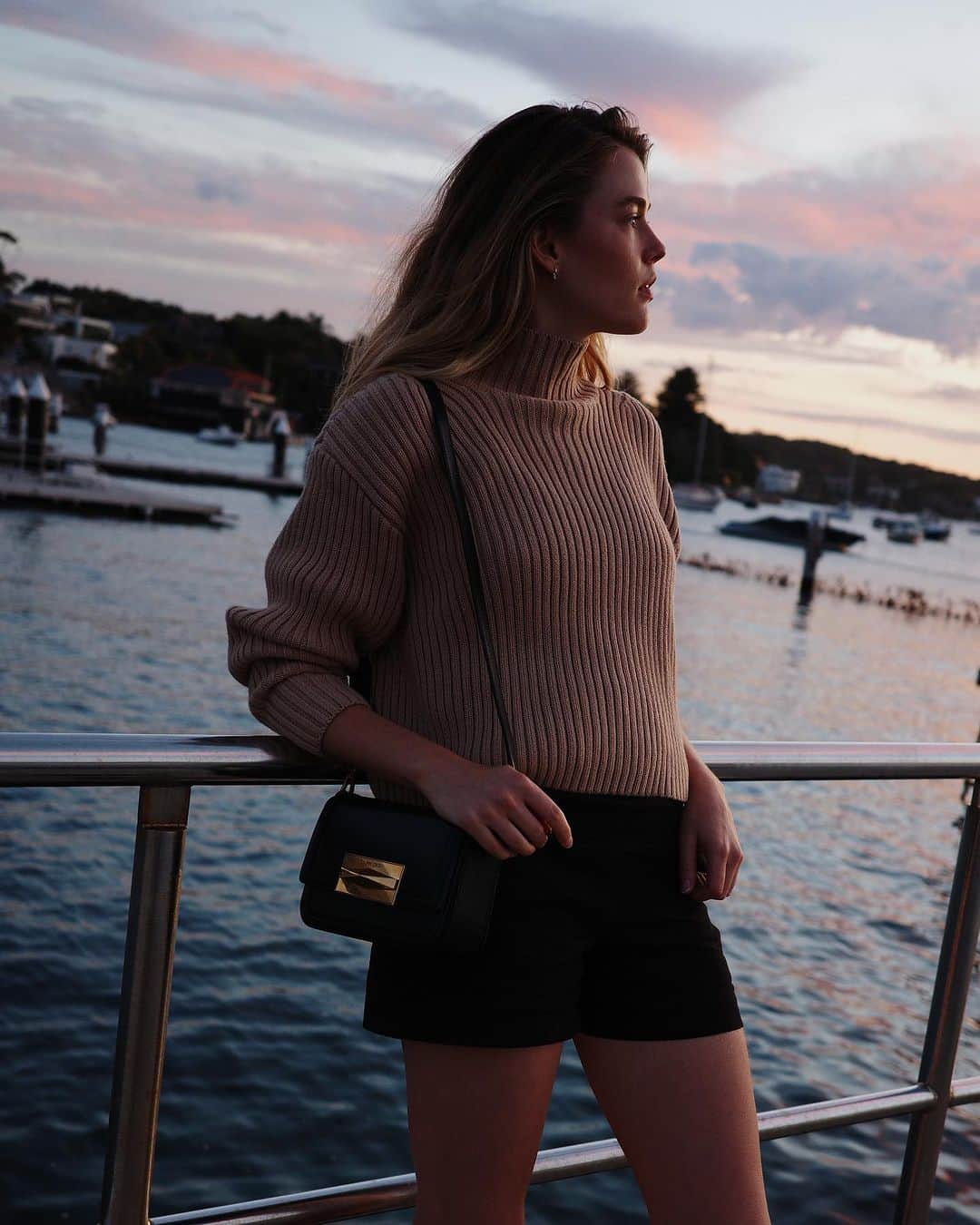 Victoria Leeのインスタグラム：「summer sunsets 💘」