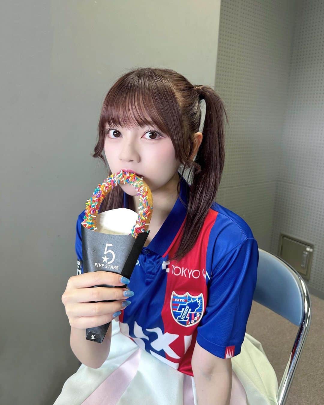 廣川奈々聖のインスタグラム：「かき氷も買ってもらったんだけど 溶けてほとんど液体になっちゃって、 チュロスも買ってもらったら大当たりだった🐶💭🤍笑 ⁡ ⁡ ⁡」