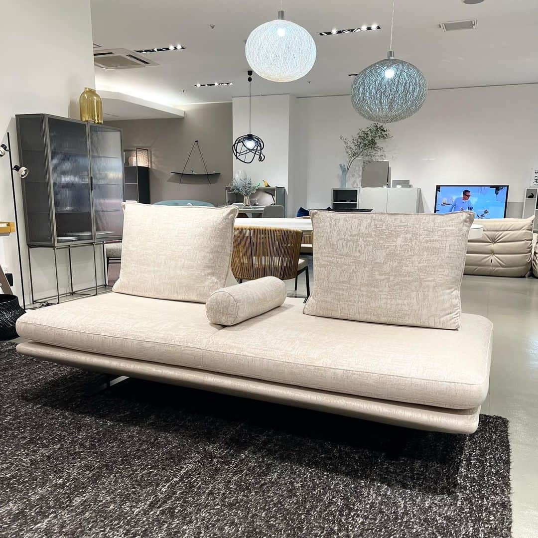 ligne roset shopのインスタグラム