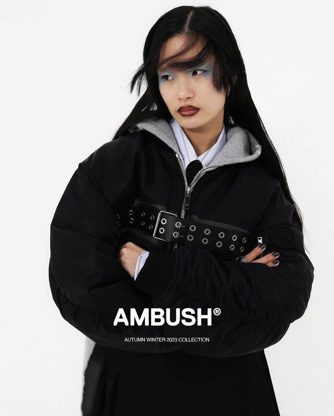 AMBUSHさんのインスタグラム写真 - (AMBUSHInstagram)「The new seasonal bomber in regular and cropped lengths is belted across the chest for an edgier look.  #AMBUSH AW23 COLLECTION LOOK 5  CROPPED BELTED BOMBER STRIPES CROSSED SHIRT DRESS AMBUSH ACADEMY VEST HOODIE PLEATED MINI SKIRT TAILORING SLIM NECKTIE SPIKE PIERCE AW23 CLASS RING SPIKE STUDS BELT KNEE HI RAVE BOOT  Now available at our WEBSHOP and WORKSHOP.」10月3日 19時23分 - ambush_official
