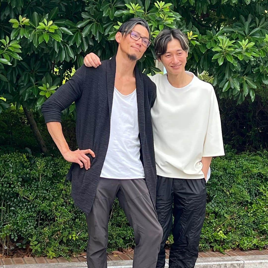 のインスタグラム：「🧡💚 ＼本日の福岡メディアキャンペーン✨／ KBCラジオ｢PAO～N｣ RKBテレビ｢タダイマ！｣ NHKラジオ第1(九州・沖縄)｢はっけんラジオ｣  お視聴いただいた皆さま、共演者の皆さま、スタッフの皆さま！ ありがとうございました😊  明日は、純烈全員で北海道メディアキャンペーンです！ ぜひご視聴ください♪  ⋆┈┈┈┈┈┈┈┈┈┈┈┈┈┈┈┈┈┈┈┈┈┈┈┈┈┈⋆ ◉10/4(水)スケジュール ⏰12:00 ~ 16:00 HBCラジオ ｢カーナビラジオ午後一番！｣ ★出演予定｜13:05 ~ 13:30頃 出演予定★   ⏰15:48 ~ 19:00 STV ｢どさんこワイド179｣ ★出演予定｜16:00 ~ 16:45頃 出演予定★  ⏰17:30 ~ 19:00 STVラジオ ｢吉川のりお スーパーLIVE｣ ★出演予定｜18:05 ~ 18:30頃 出演予定★  生放送・生出演のため、急きょ変更になる場合がございます。 ⋆┈┈┈┈┈┈┈┈┈┈┈┈┈┈┈┈┈┈┈┈┈┈┈┈┈┈⋆   #純烈  #福岡  #北海道 #キャンペーン   #酒井一圭  #白川裕二郎  #後上翔太  #岩永洋昭」