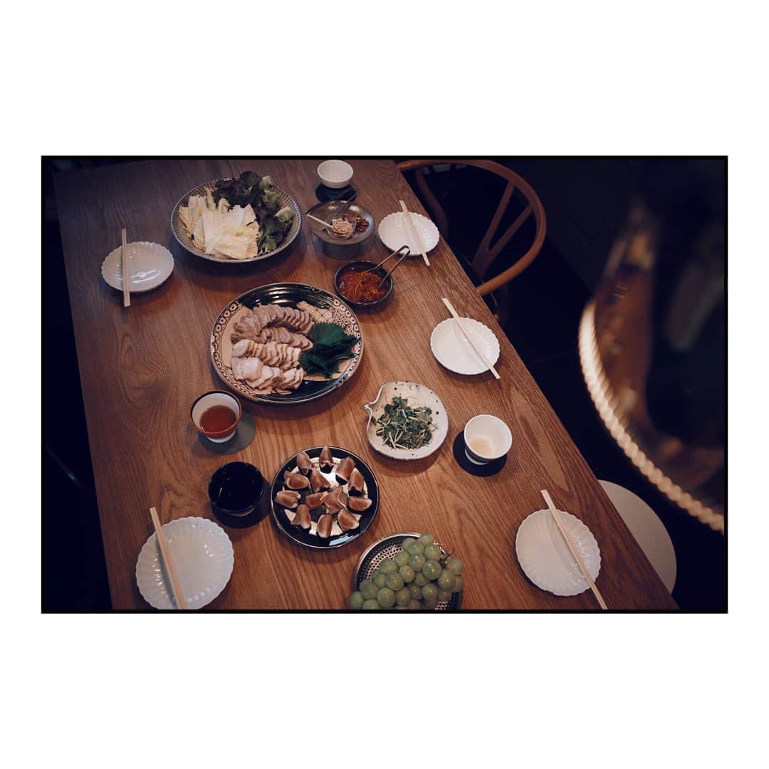 藤田敦子のインスタグラム：「ㅤㅤ ファスティング中にみてはいけないやーつ😭 @h.r.r.insta さんちでのポッサム会✨  明日から回復食です✌️ ひとまず大根買いに行こ。」