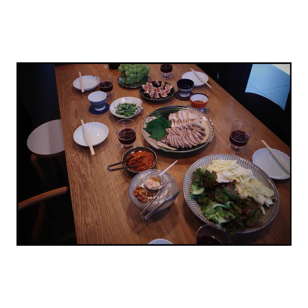 藤田敦子さんのインスタグラム写真 - (藤田敦子Instagram)「ㅤㅤ ファスティング中にみてはいけないやーつ😭 @h.r.r.insta さんちでのポッサム会✨  明日から回復食です✌️ ひとまず大根買いに行こ。」10月3日 19時33分 - blenda0305