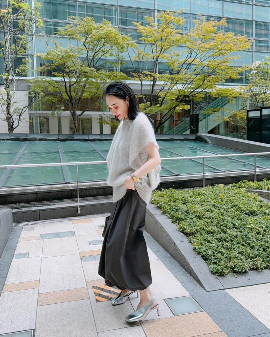 カオルコさんのインスタグラム写真 - (カオルコInstagram)「𓀤𓀤𓀤  爽やかな気持ち良い季節とアレルギーに悩む秋。  #ootd #loewe @loewe  #lohen  @lohen__official  #jilsander @jilsander  #hermes @hermes  #fashion #大人ボブ  #大人女子  #今日のコーデ」10月3日 19時44分 - ka_ruk_