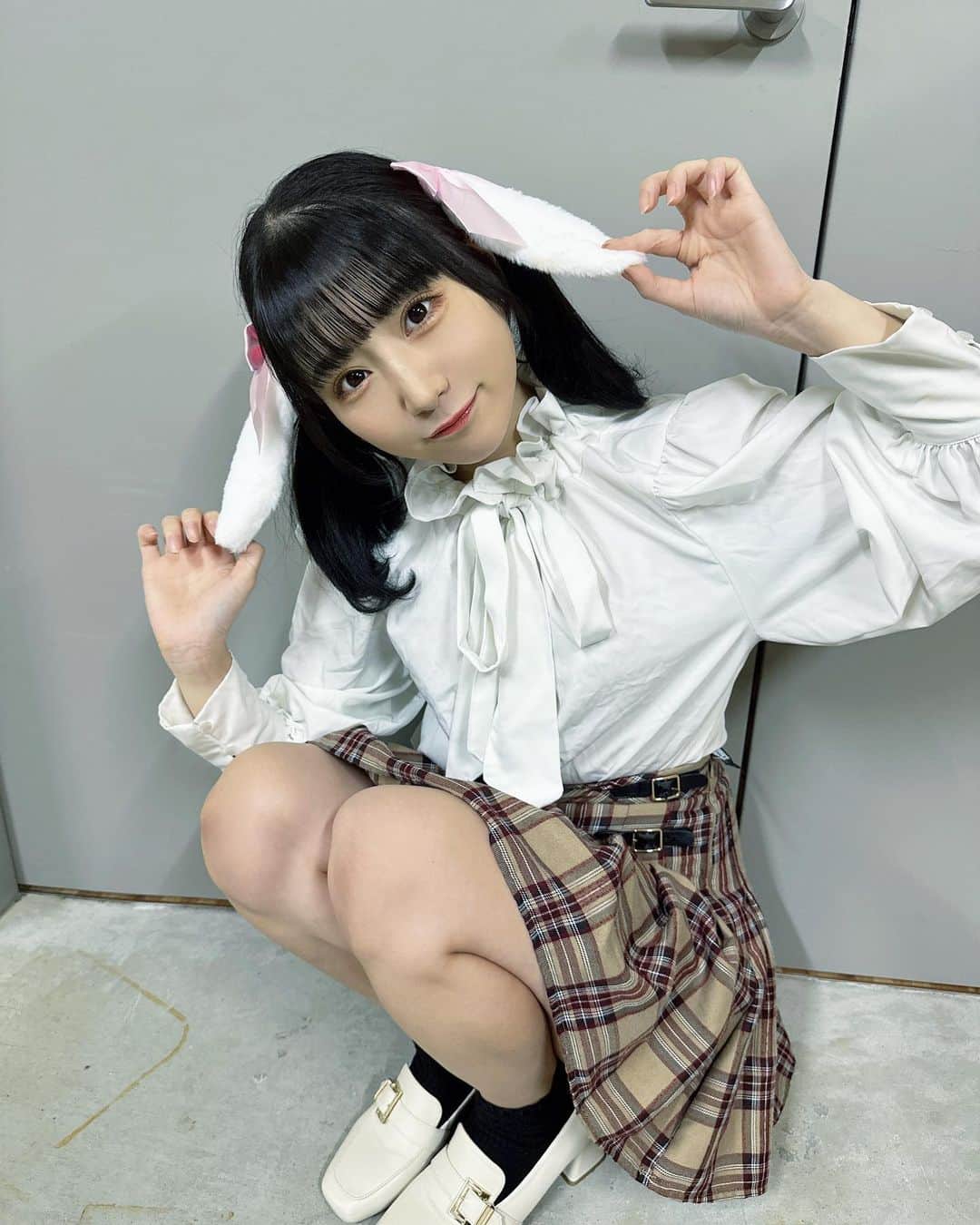 藤田みゆのインスタグラム：「. うさぎさん飼ってくれる？🐇」