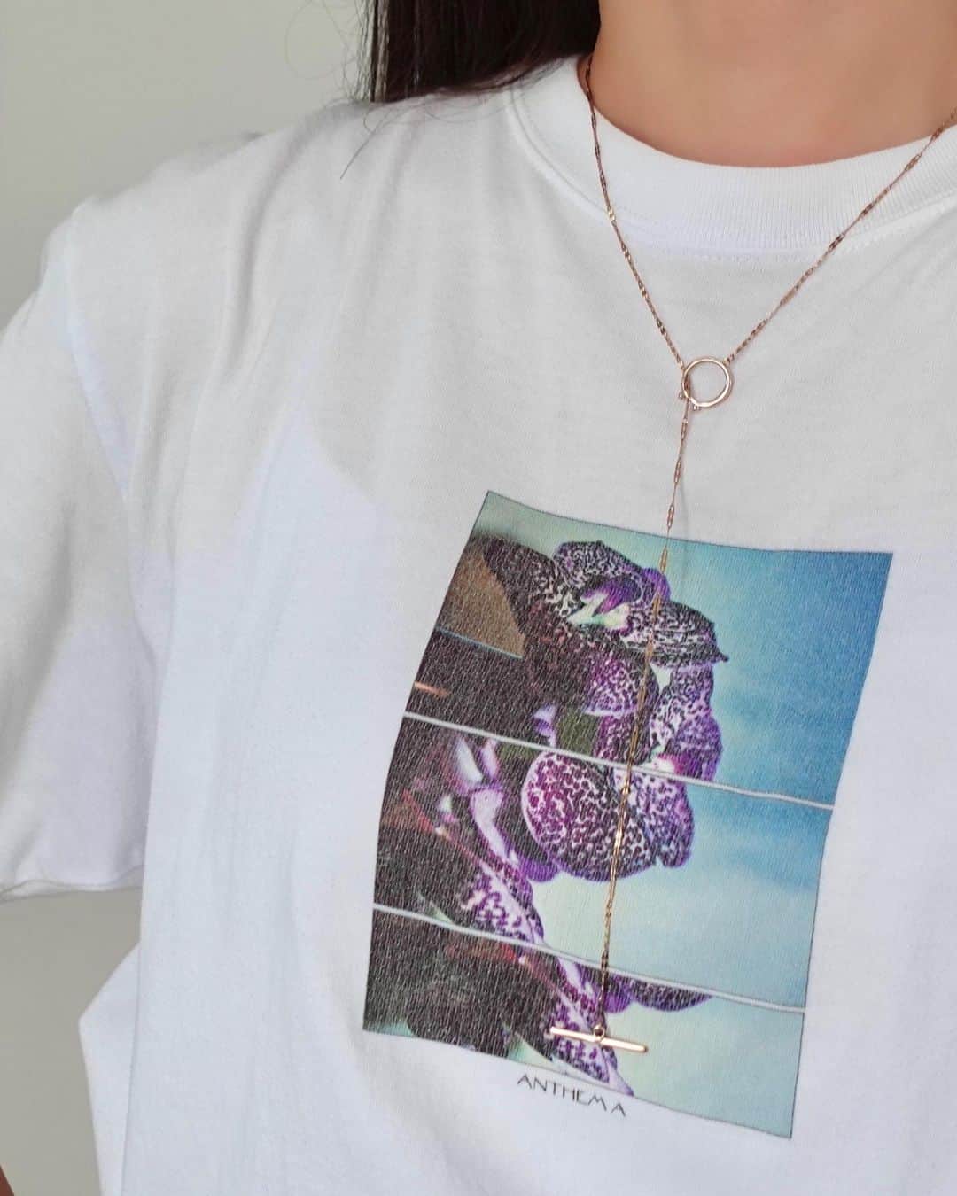 sayumi katoさんのインスタグラム写真 - (sayumi katoInstagram)「ANTHEM A @anthem_a_ のPOP UPに行った時のコーデはもちろんANTHEM AのTシャツを着て🤝🏻💜 ⁡ @umejewelry_official  #jewerly_ume#ÜME#ユーミー#ジュエリー#天然石リング#天然石ジュエリー#ママコーデ#大人カジュアル#シンプルコーデ#モルガナイトリング#モルガナイト#ラリエットネックレス#イヤーカフ#白Tコーデ#ユニクロコーデ#UNIQLOコーデ」10月3日 19時50分 - say_ume