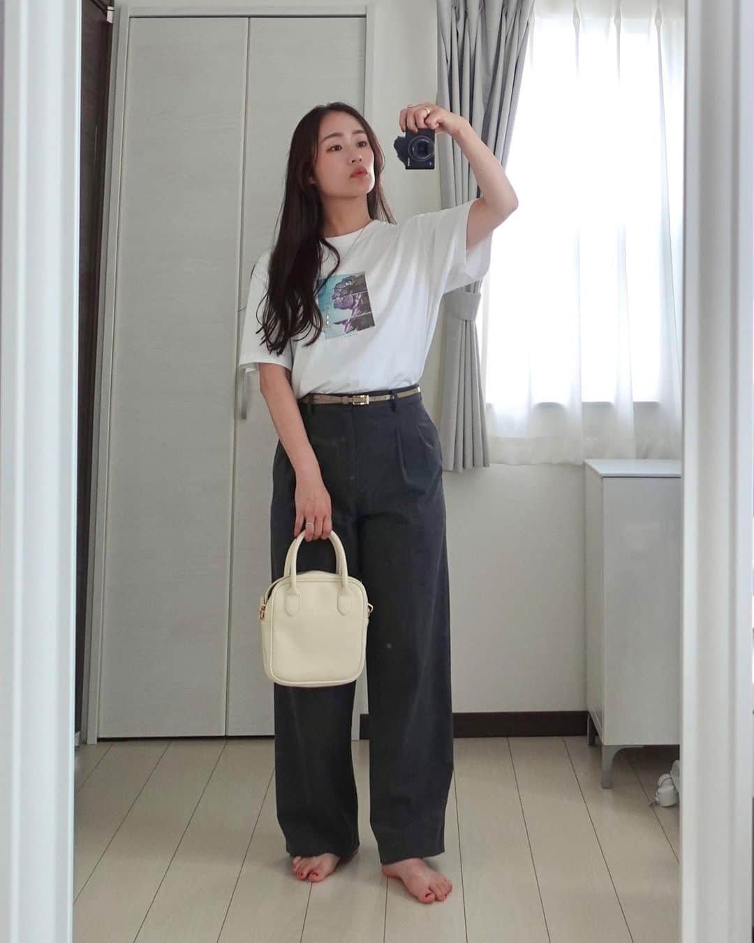 sayumi katoさんのインスタグラム写真 - (sayumi katoInstagram)「ANTHEM A @anthem_a_ のPOP UPに行った時のコーデはもちろんANTHEM AのTシャツを着て🤝🏻💜 ⁡ @umejewelry_official  #jewerly_ume#ÜME#ユーミー#ジュエリー#天然石リング#天然石ジュエリー#ママコーデ#大人カジュアル#シンプルコーデ#モルガナイトリング#モルガナイト#ラリエットネックレス#イヤーカフ#白Tコーデ#ユニクロコーデ#UNIQLOコーデ」10月3日 19時50分 - say_ume
