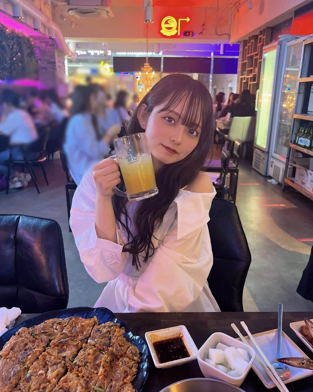 のインスタグラム：「一緒に飲む？」